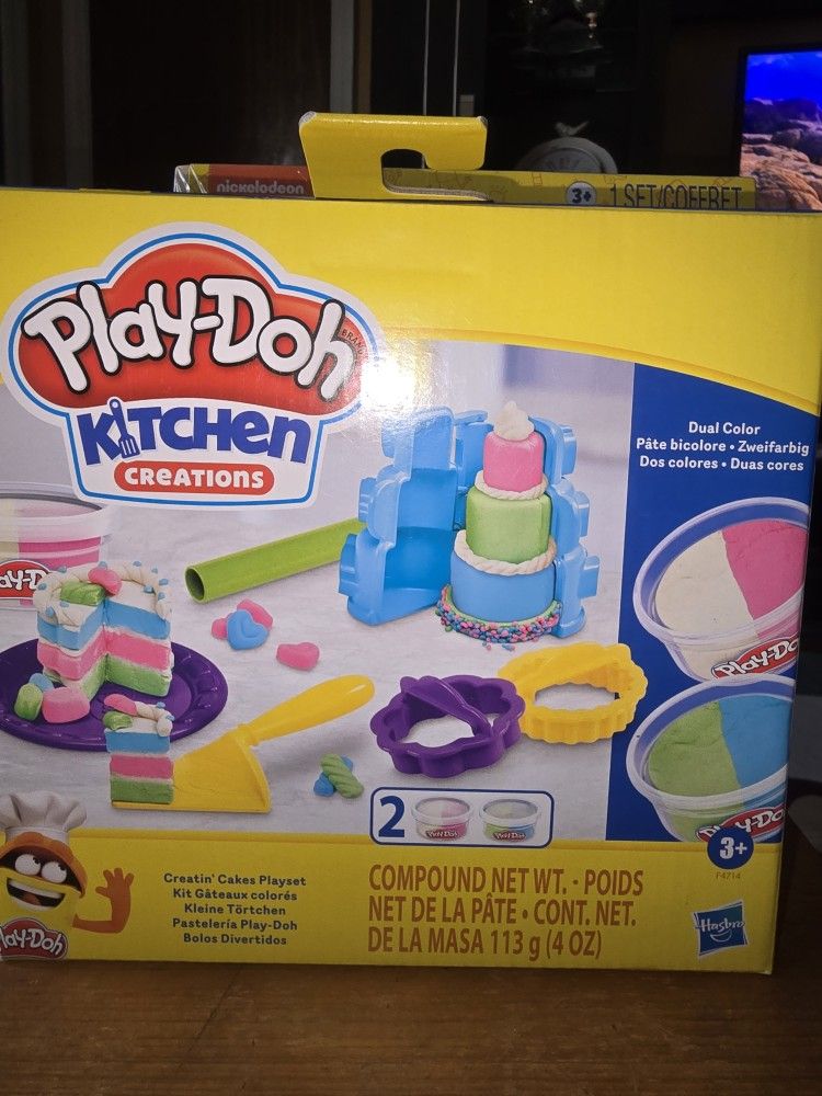 🆕️PLAY-DOH KITCHEN CREATION SET