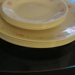 Corelle plates (6 small and 6 large)