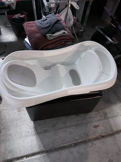 Bath tub