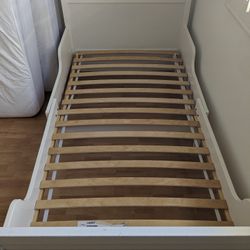 White Wooden 2 Twin Children Bed Frames