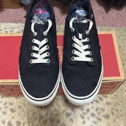 Women’s Size 7.5 Vans