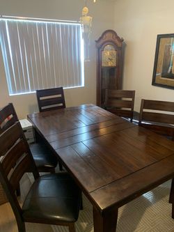 Dining table set