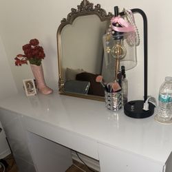 Vanity Desk And Vintage Mirror 