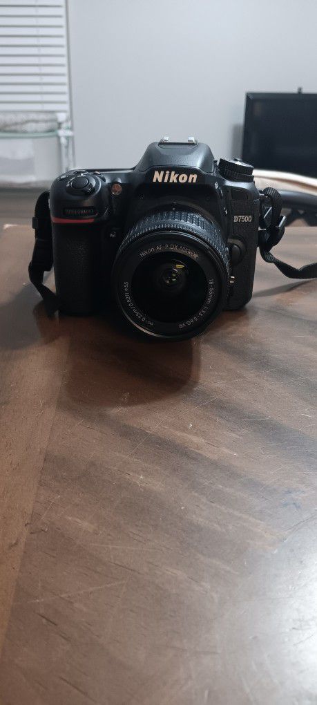 excellent D7500 camera like new