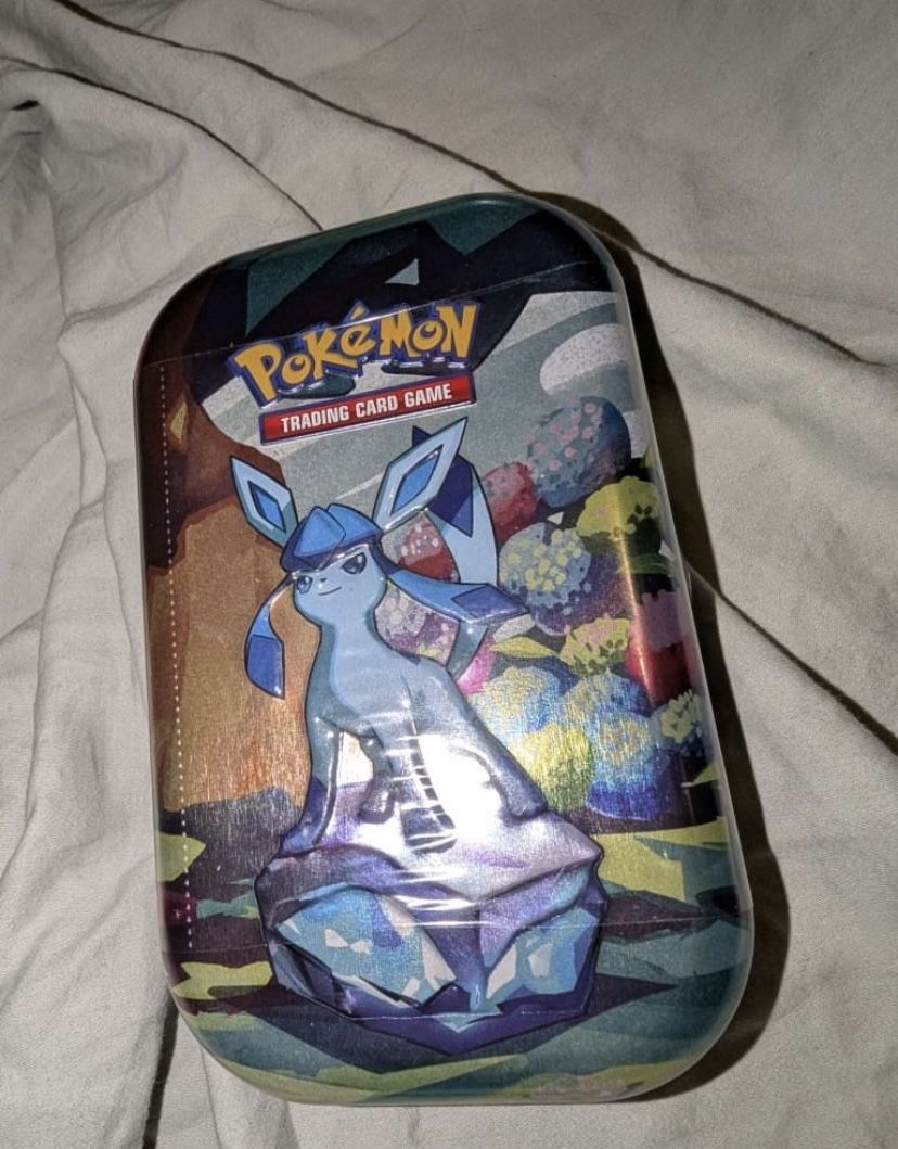  Glaceon Pokémon TCG Prismatic Evolutions Mini Tin Glaceon