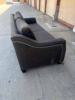 Sofa color gris buenas condiciones