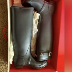 Hunter original Tall Matte Black Rain Boot, size 8 in Original Box 