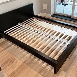 IKEA QUEEN BED DELIVERY INCLUDED 