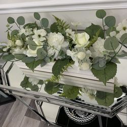 Pretty Home Decoration Artificial Flower With Pot ! New ( Make Ofer Price) 