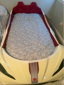 Kids light up race car bed twin size