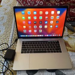 MacBook Pro 2017 “15inch 256GB storage i7 come With charger use firm on price 