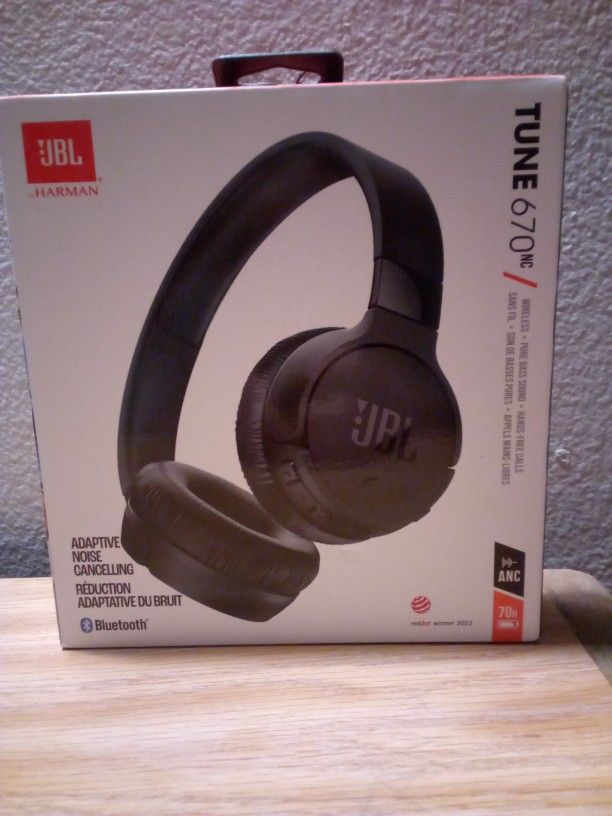 JBL Headphones 670NC