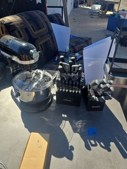 Kitchen aid mixer and knife sets