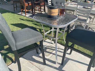 Tall bar table 3 chairs