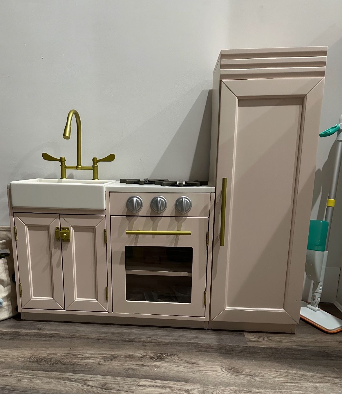 Chelsea All-in-1 Simply White Toddler Play Kitchen (36")