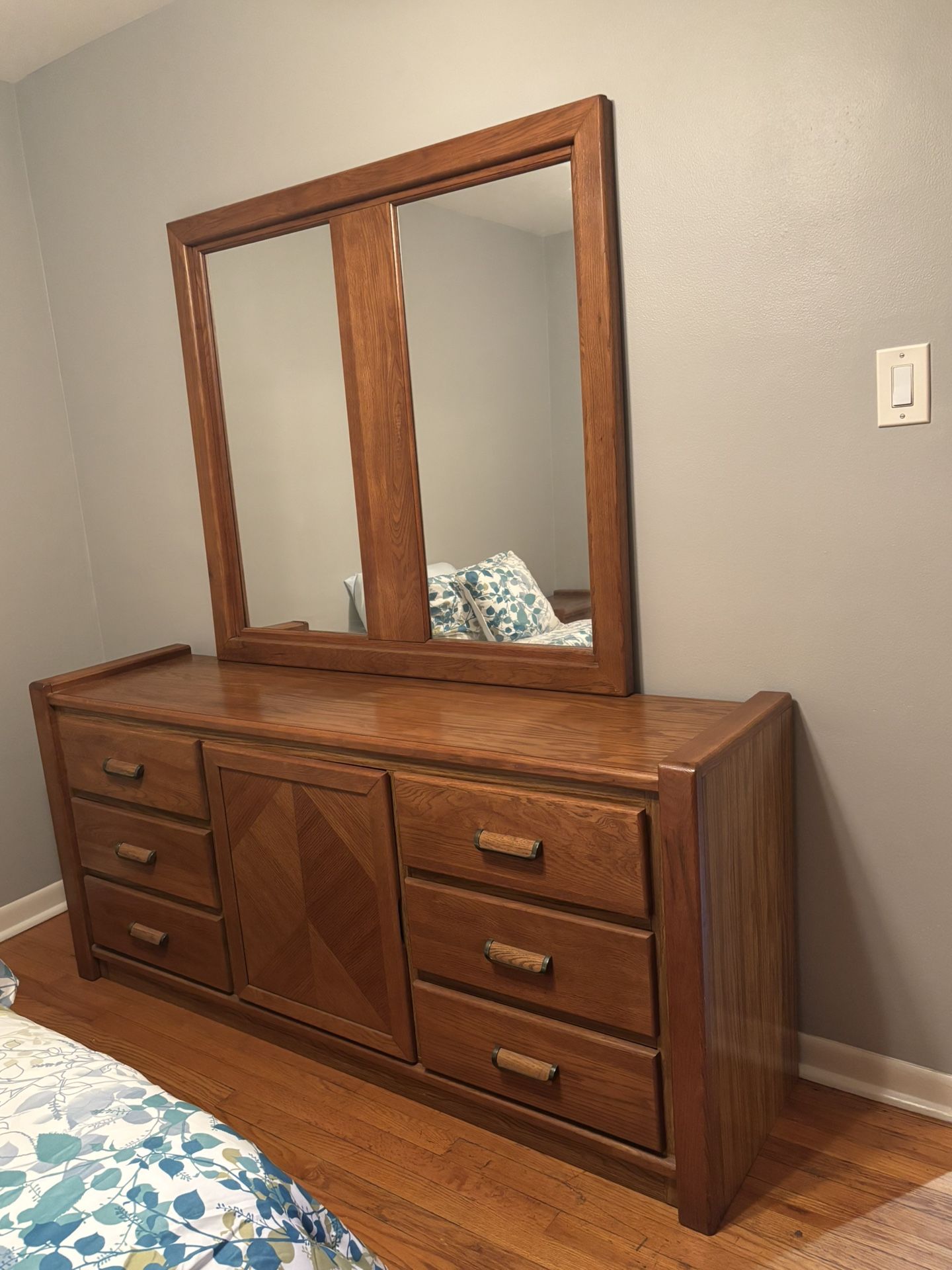 4 Piece Vintage Wooden Bedroom Set