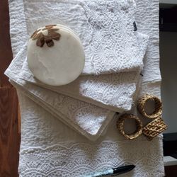 Free Table Mats, Napkin Holders, Coasters And Styrofoam