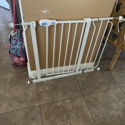 Regalo Up To 42 Inch Wide 