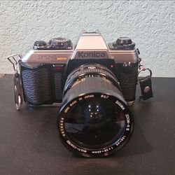 Konica FT-1 Motor 35mm SLR Camera Silver w/ Sigma Zoom-II Multi-Coated Lens 28-85 mm