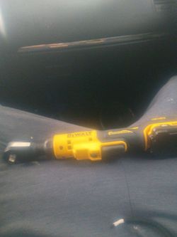 DeWalt 12v  torque wrench