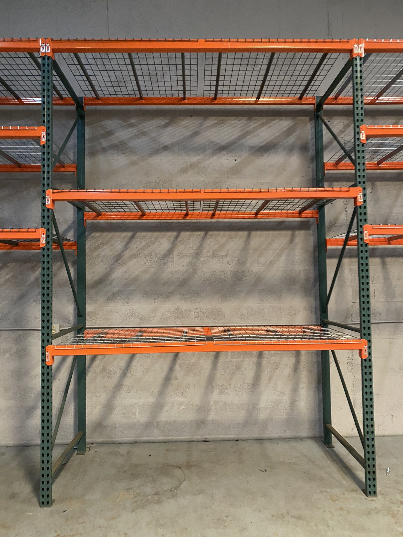 PALLET RACKS POSITION NEW AND USED CONDITION