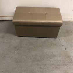 16”x16”x32” Storage ottoman like New
