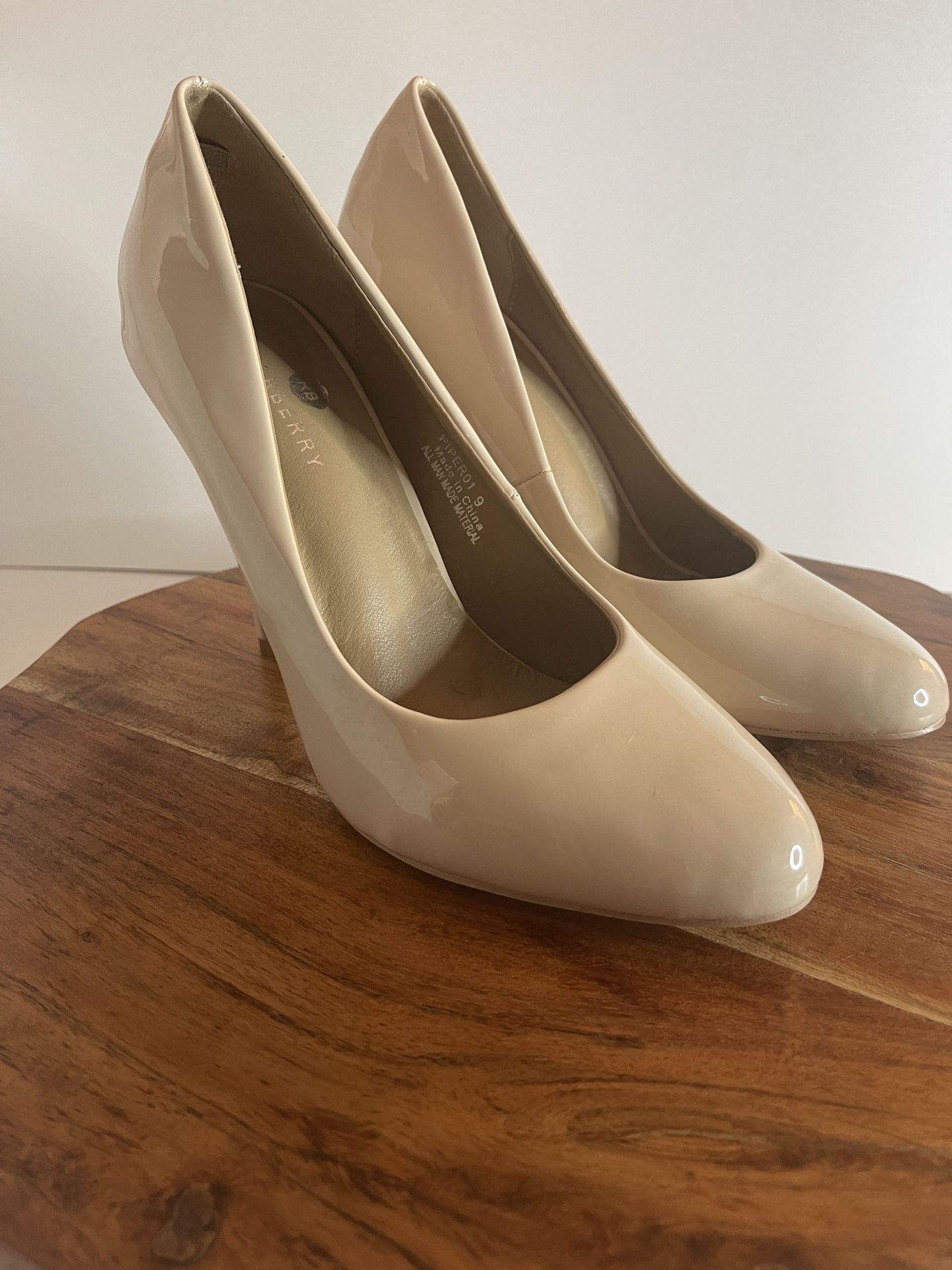Riverberry Women's Piper Round Toe, High Heel Pumps Nude Patent Size 9 $17