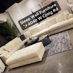 ✨️ Cuddler Sectional ✨️ Furniture Queen Bedrooms, Dining Avail 