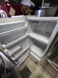 Nevera De 28 Pulgadas Disponible 