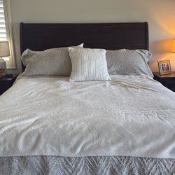 Cal King Bedroom Set. Great Condition