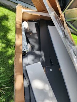 9 drawer dresser ( Never Used )