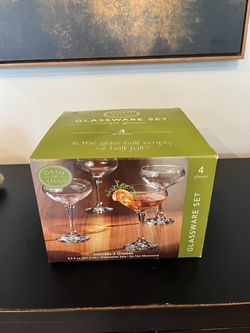 NEW 4 coupe cocktail glasses