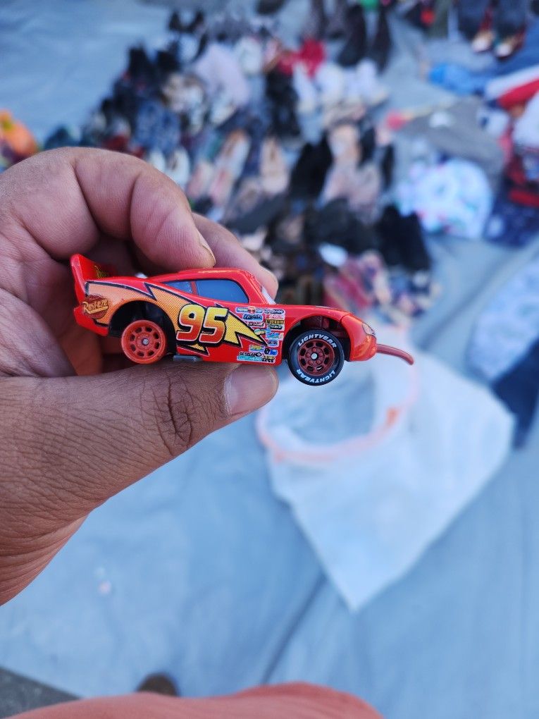 Disney Pixar Cars Lightning McQueen Finish Line Tongue Out Diecast Metal