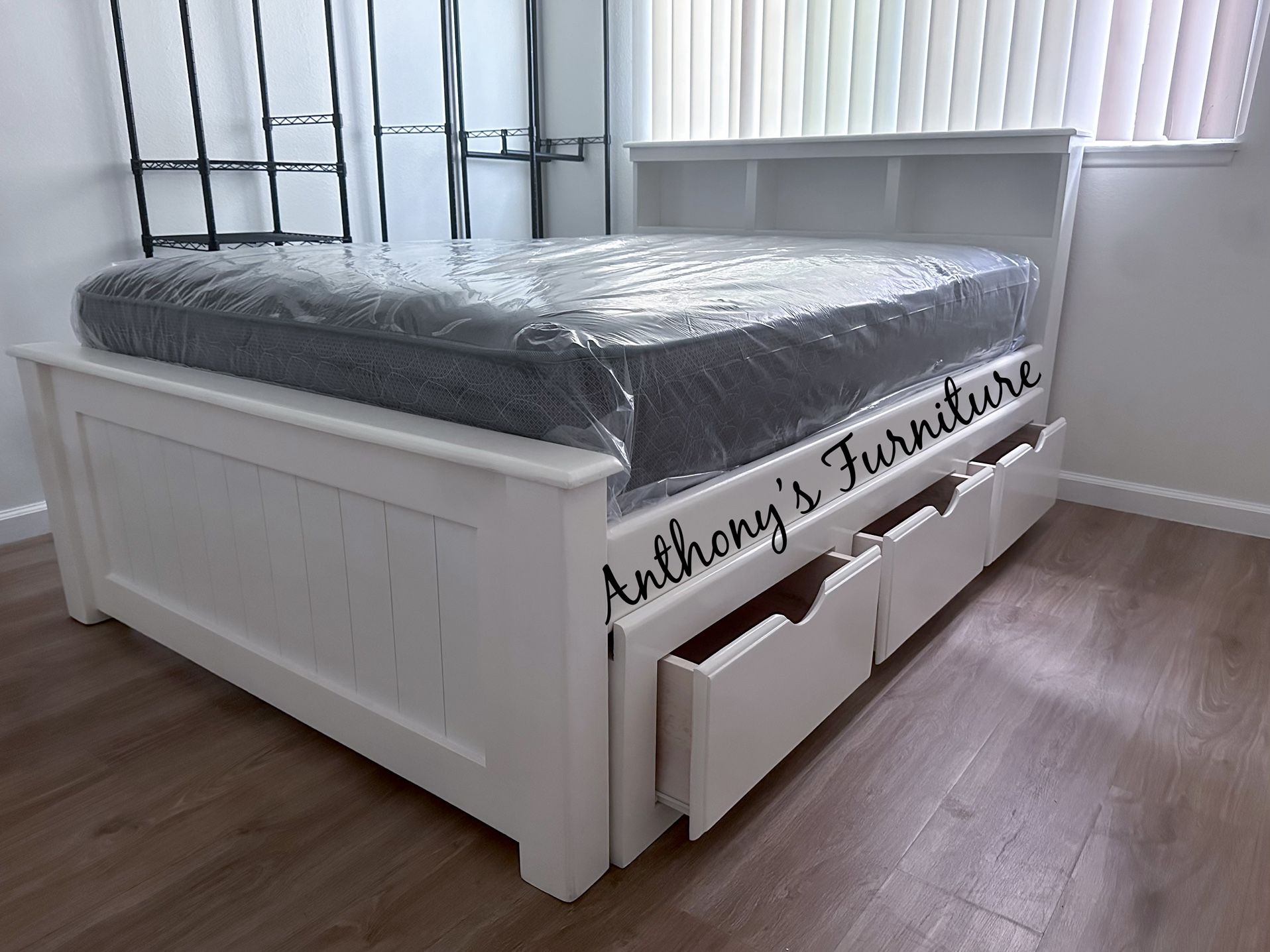 White Full Size Bed & Bamboo Mattress + Drawers 
