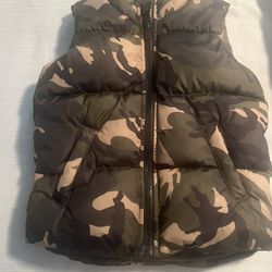 Camouflage Puffer Vest Jacket w/ Pockets