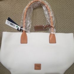 New with tag. Dooney & Bourke Russel Leather bag