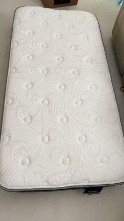 Twin Mattress almost new