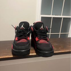 please buy jordan 4s size 7.5 women’s 6 men’s 
