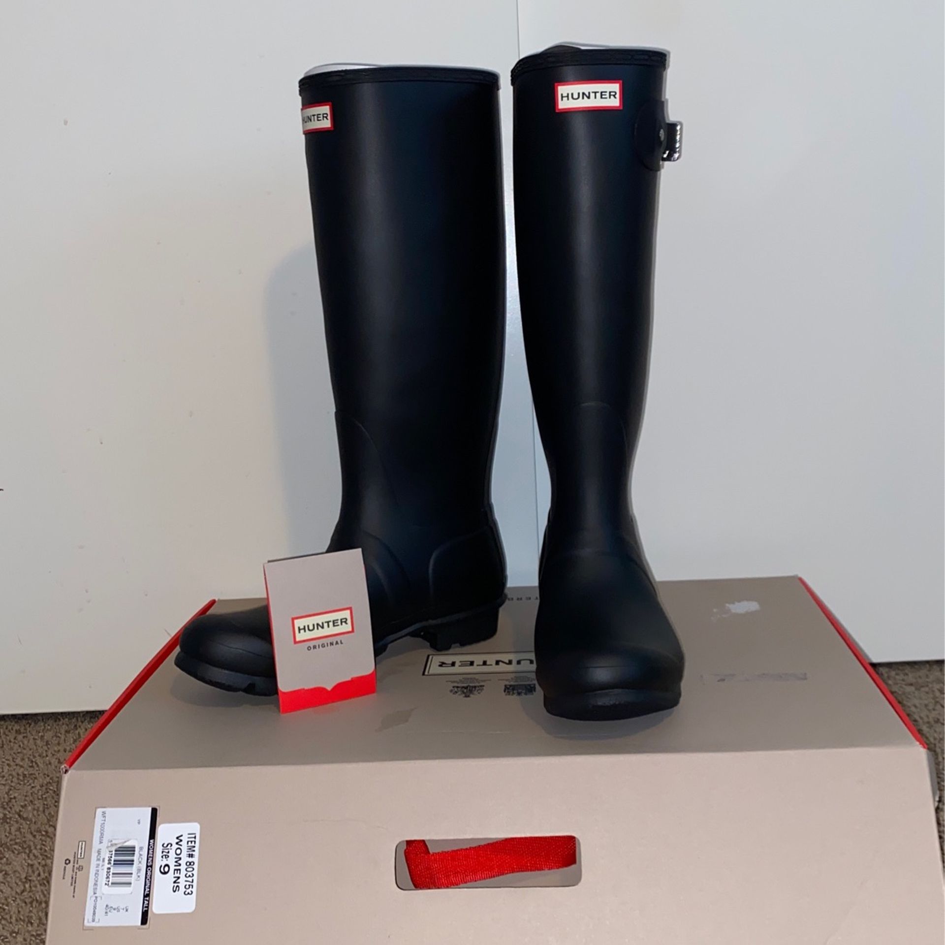 BRAND NEW Hunter Rain Boots