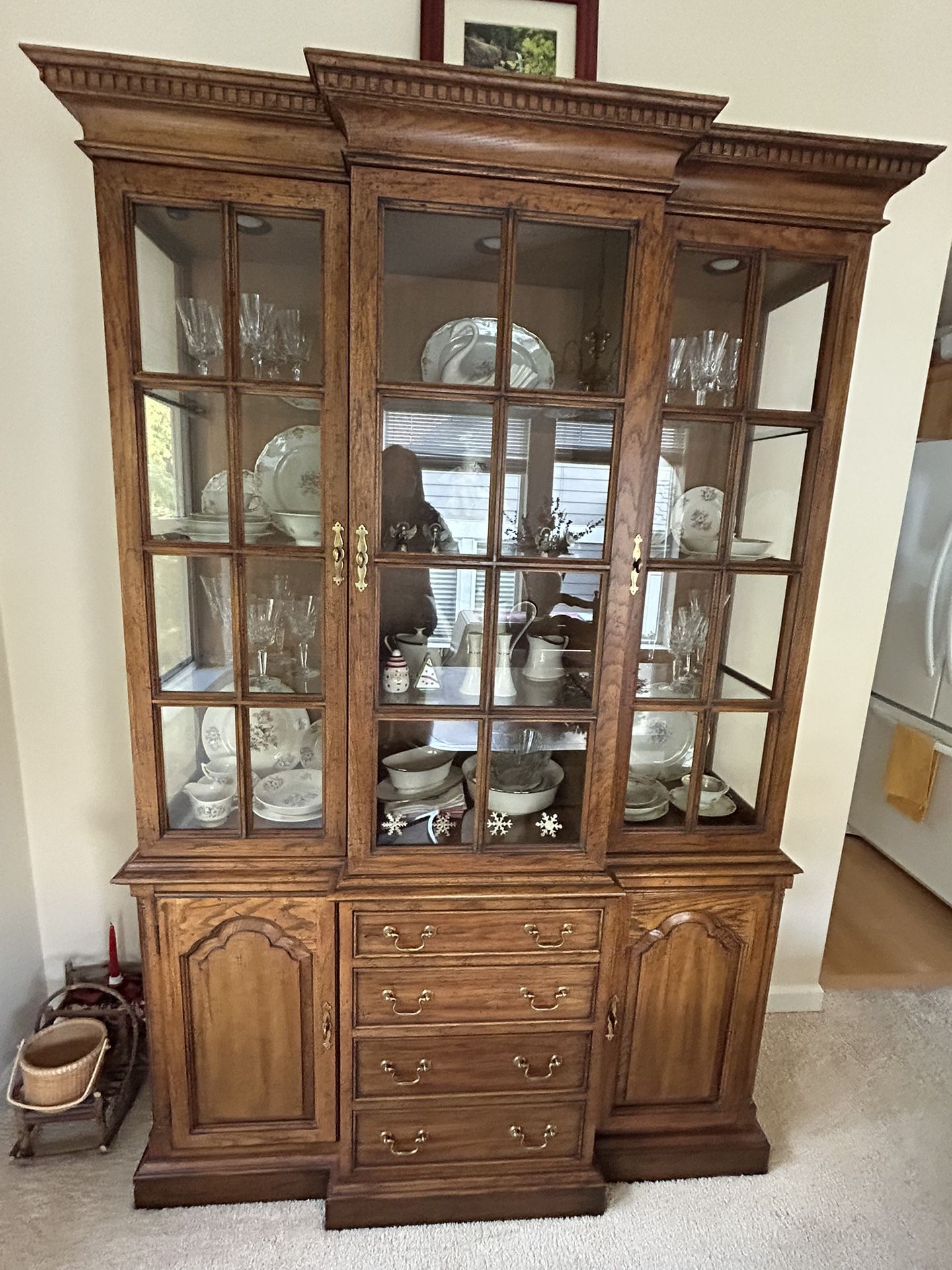 Solid wood China Cabinet