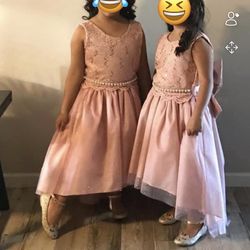 Vestidos De Niña Son 2 Size 8 Y 10 Con Mono Grande Atrás ,una Ves Usados Nuevecitos 