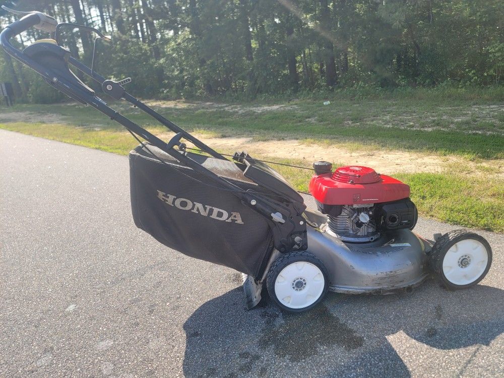 Honda HRR2165VXA 21" 3in1 Twin Blade self propelled smart drive lawn mower for Sale in