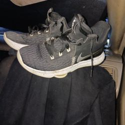 Nike 2020 Men's Shoes Size 8