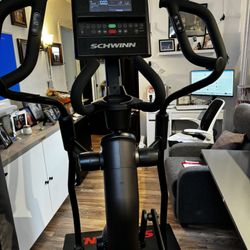 Schwinn 490 Elliptical 