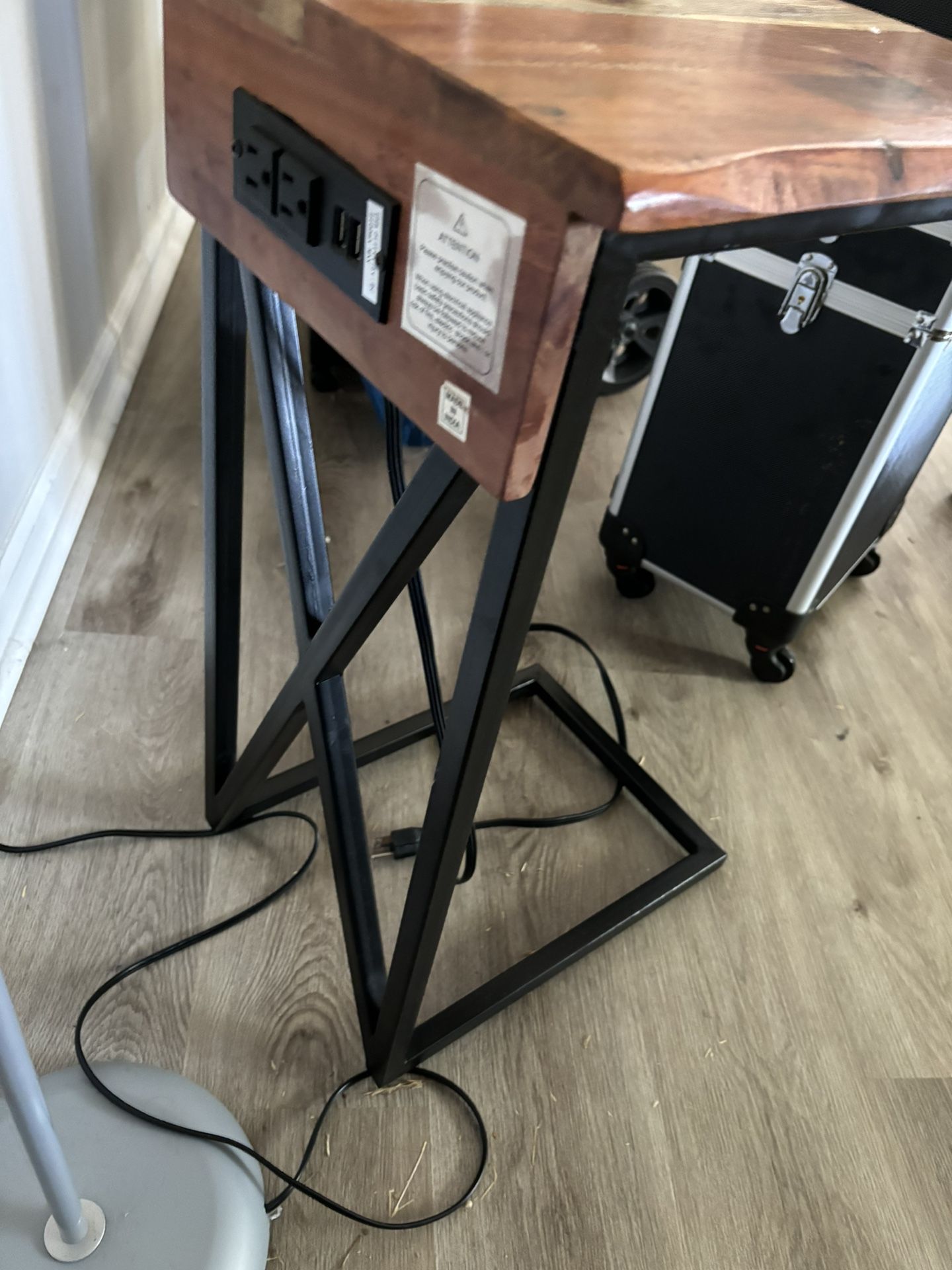 Couch Stand/desk With Multiple Outlet