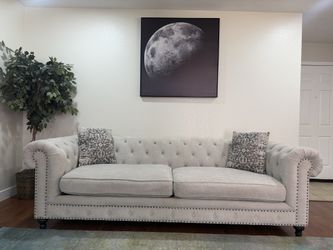 Light Gray Chesterfield Couch - free delivery