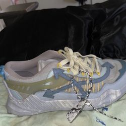 OFF-WHITE