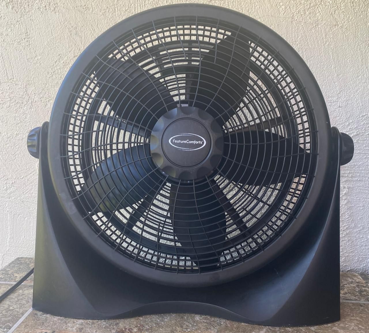 Table Fan/Feature Comforts Fan/floor Fan