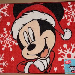 Disney Mickey Mouse Christmas Snowflake Accent Rug Mat 26 in x 38 in