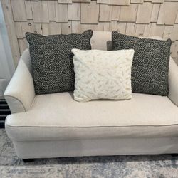 Cozy Cream Loveseat